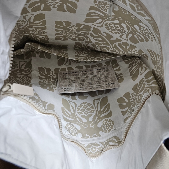 ALOHA Collection x Manuheali’i Holiday Gift Tripper Set NWT - Picture 7 of 7